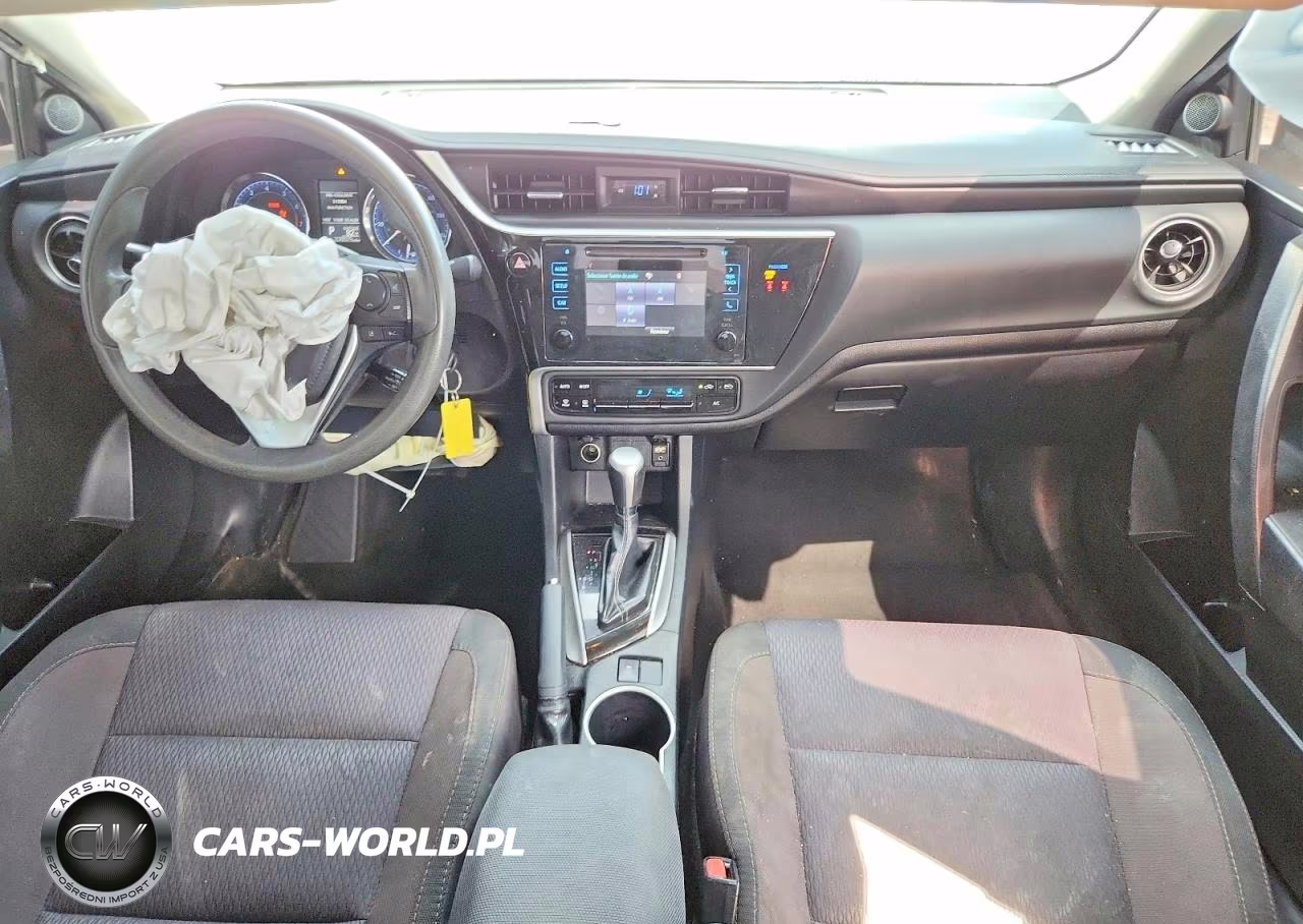 2018 Toyota Corolla Le VIN:2T1BURHE5JC111023 - 8