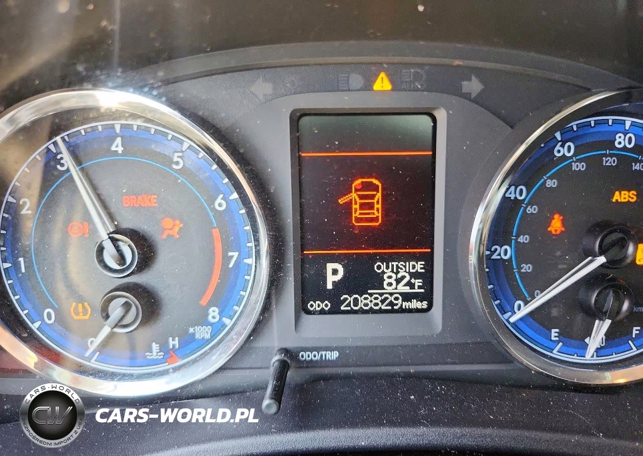2018 Toyota Corolla Le VIN:2T1BURHE5JC111023 - 9