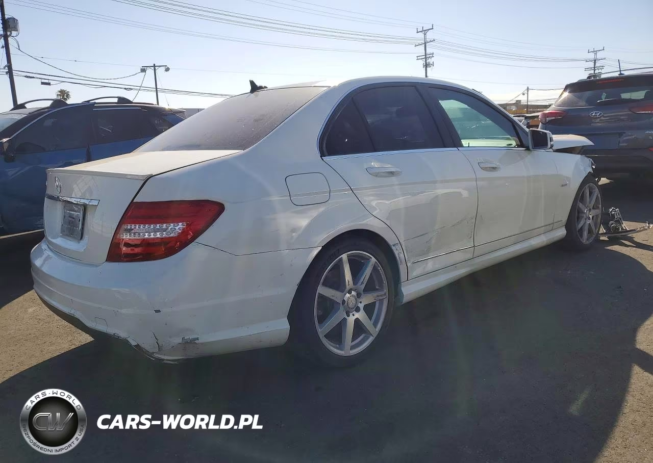 2012 Mercedes-Benz C 250 VIN:WDDGF4HB0CA686071 - 3
