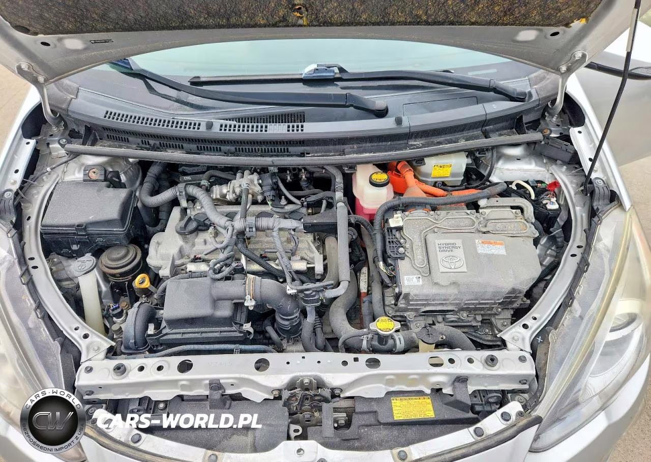 2015 Toyota Prius C VIN:JTDKDTB30F1581038 - 11