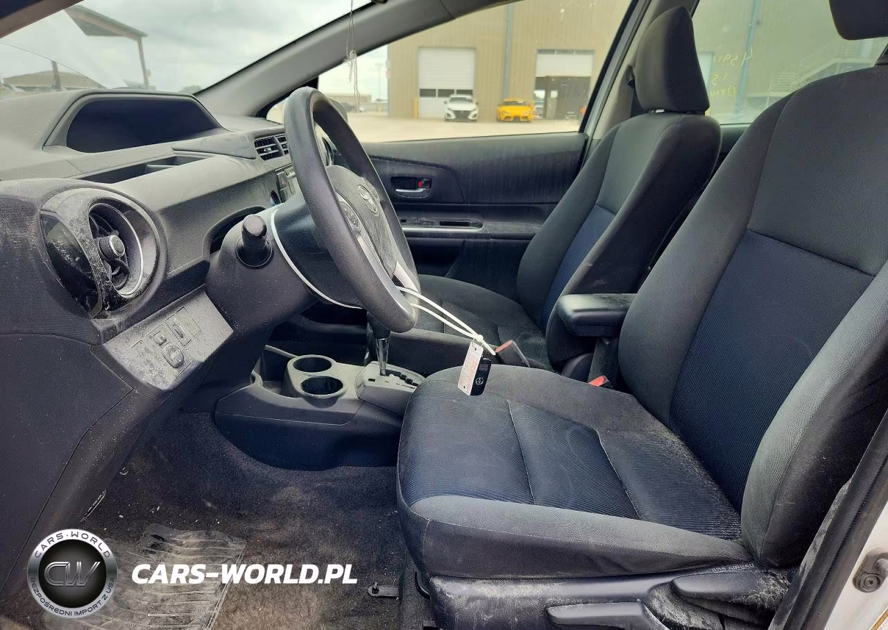 2015 Toyota Prius C VIN:JTDKDTB30F1581038 - 7