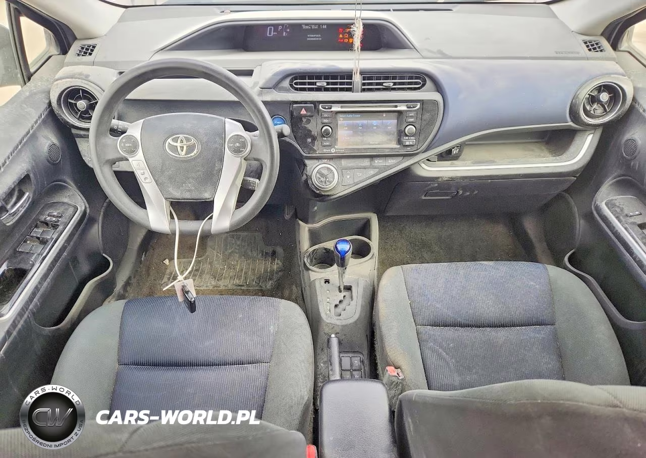 2015 Toyota Prius C VIN:JTDKDTB30F1581038 - 8