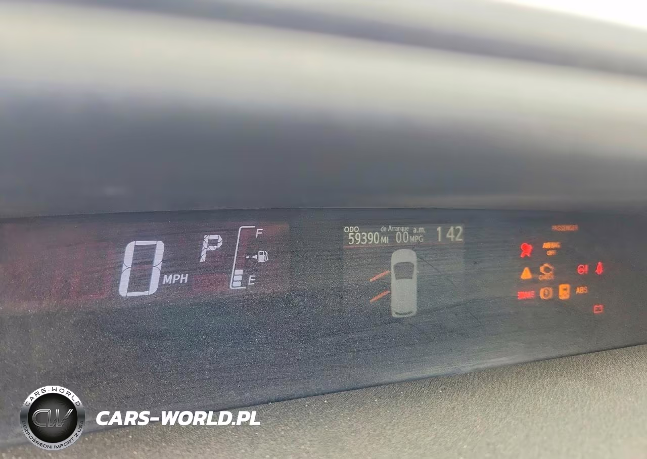 2015 Toyota Prius C VIN:JTDKDTB30F1581038 - 9