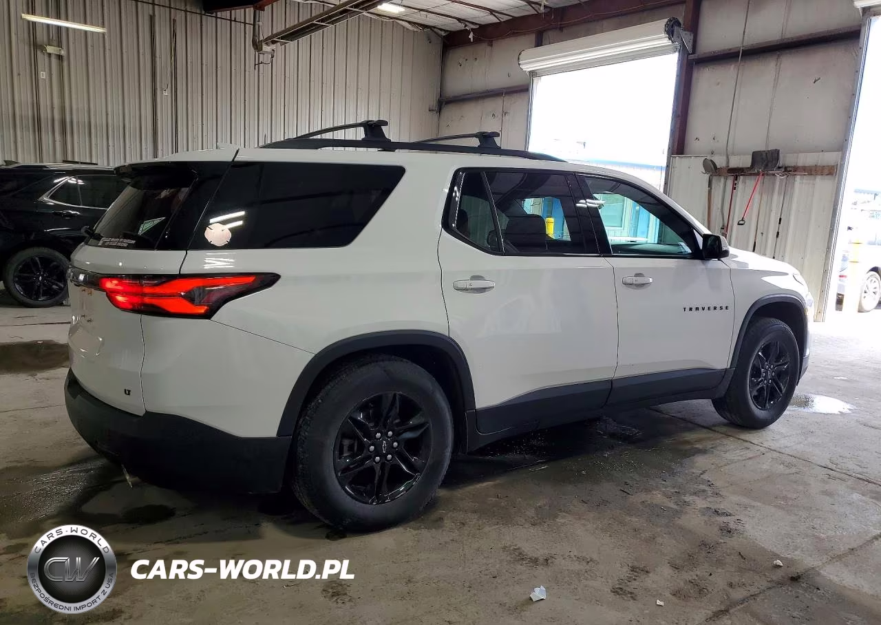 2023 Chevrolet Traverse Lt VIN:1GNERGKW0PJ112136 - 3