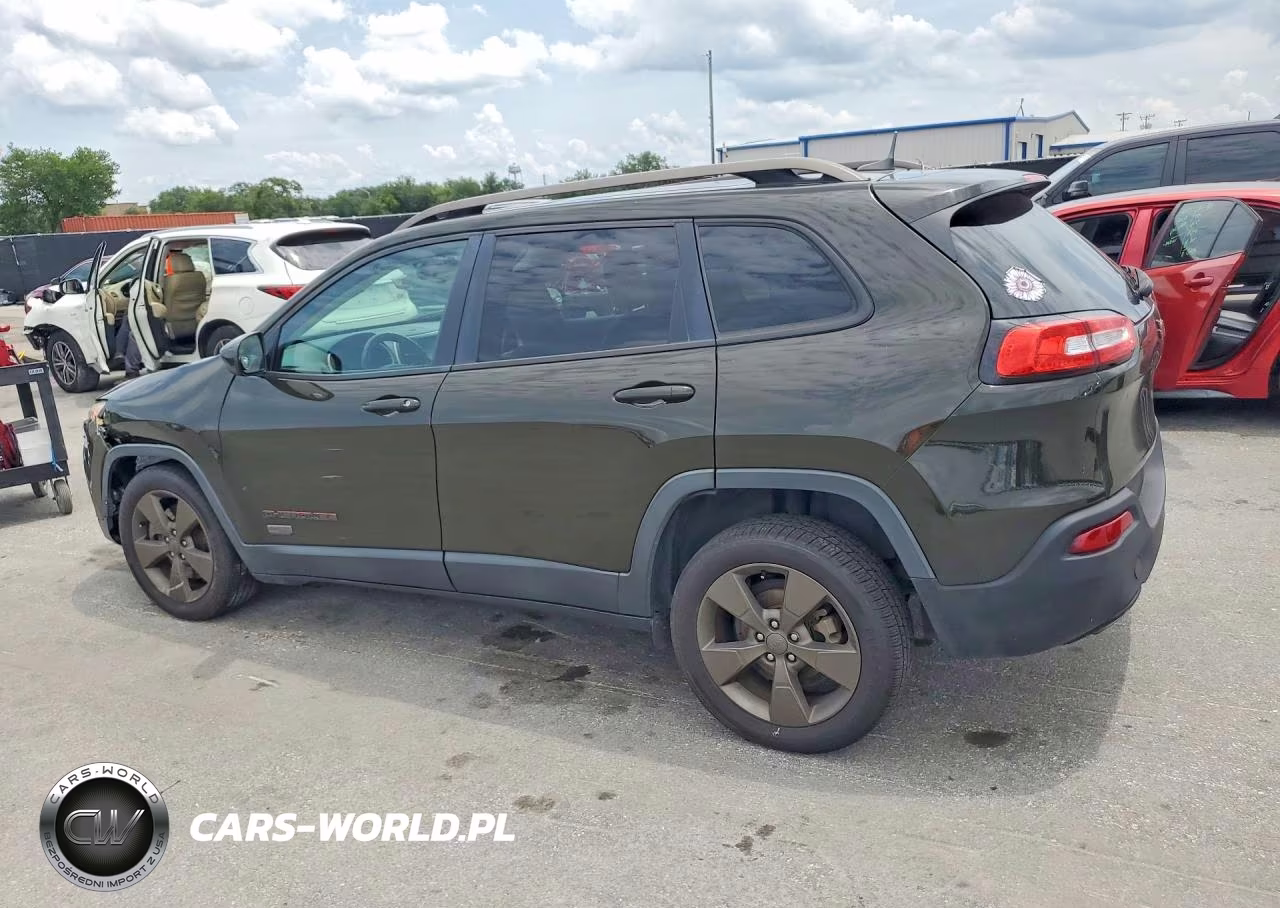 2016 Jeep Cherokee Latitude VIN:1C4PJLCB4GW346358 - 2