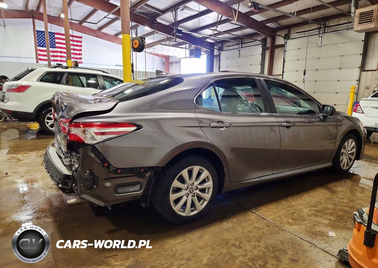 2020 Toyota Camry Le VIN:4T1L11AK5LU948872 - 3