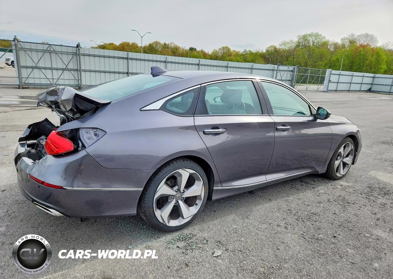 2018 Honda Accord Touring VIN:1HGCV2F95JA038305 - 3