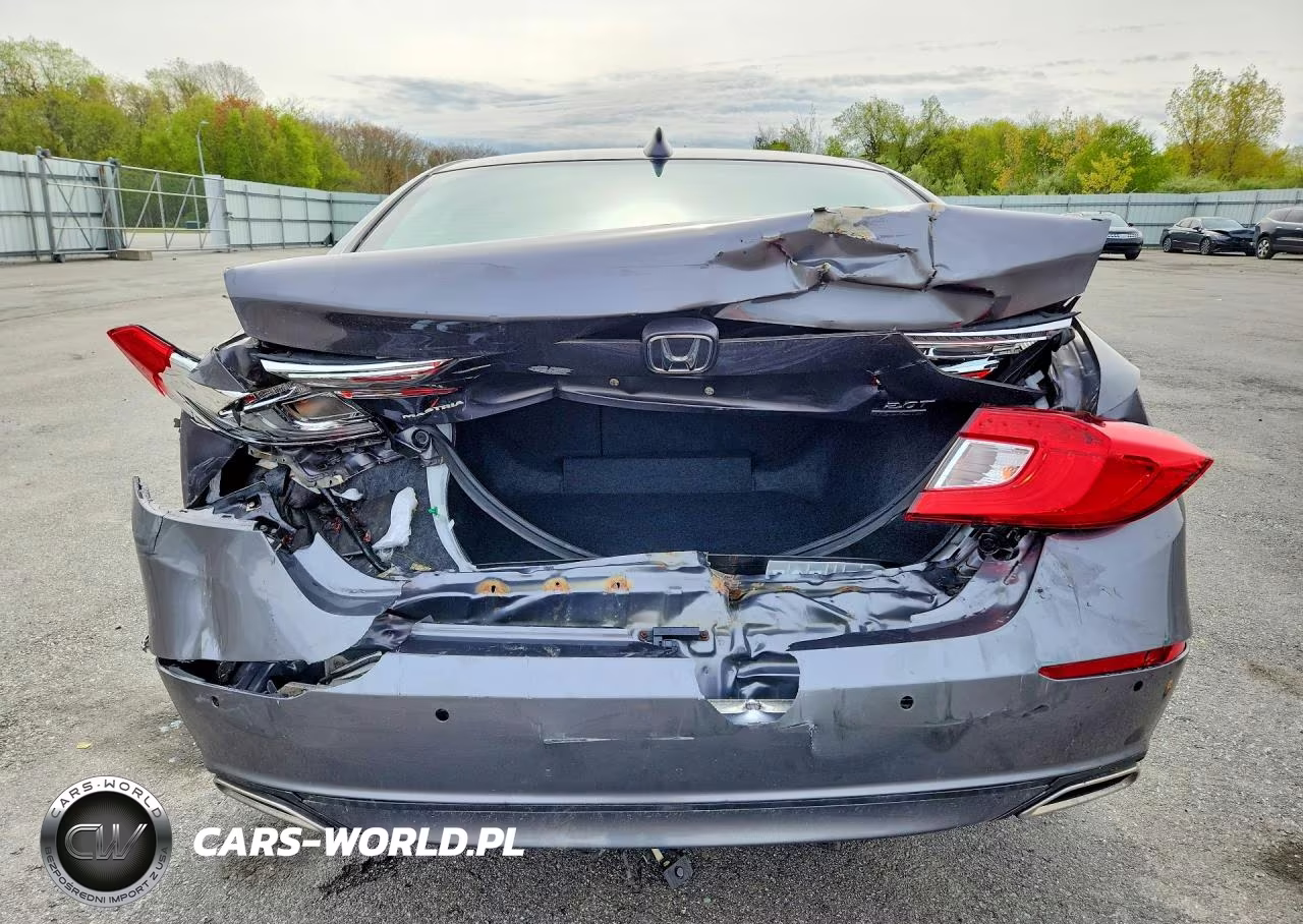 2018 Honda Accord Touring VIN:1HGCV2F95JA038305 - 6