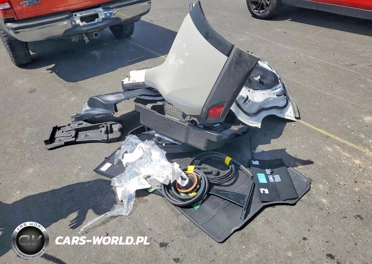2020 Subaru Forester Touring VIN:JF2SKAXC6LH423987 - 12