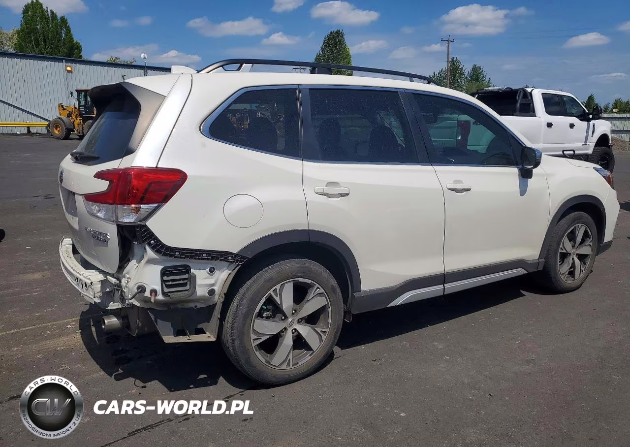 2020 Subaru Forester Touring VIN:JF2SKAXC6LH423987 - 3