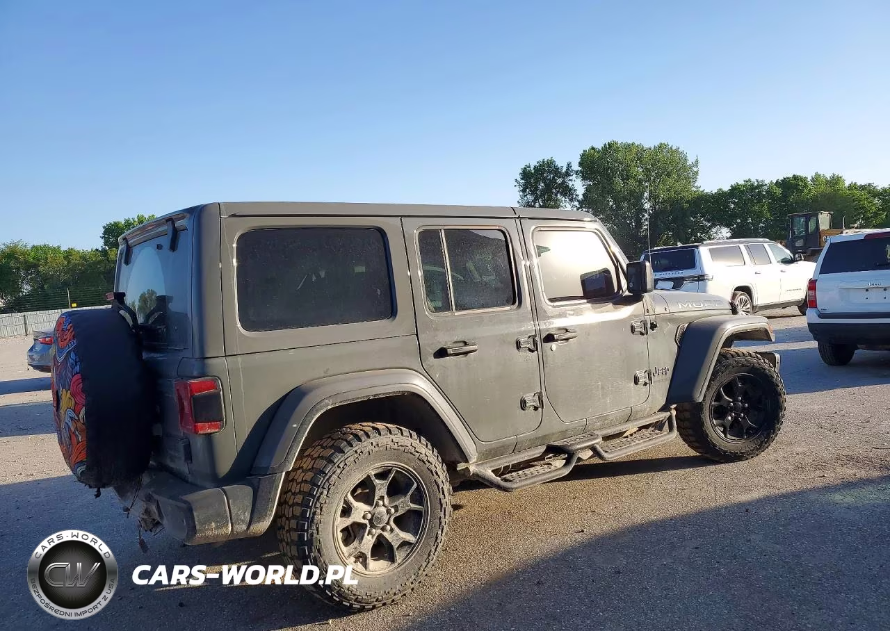 2018 Jeep Wrangler Unlimited Sahara VIN:1C4HJXEG6JW315480 - 3
