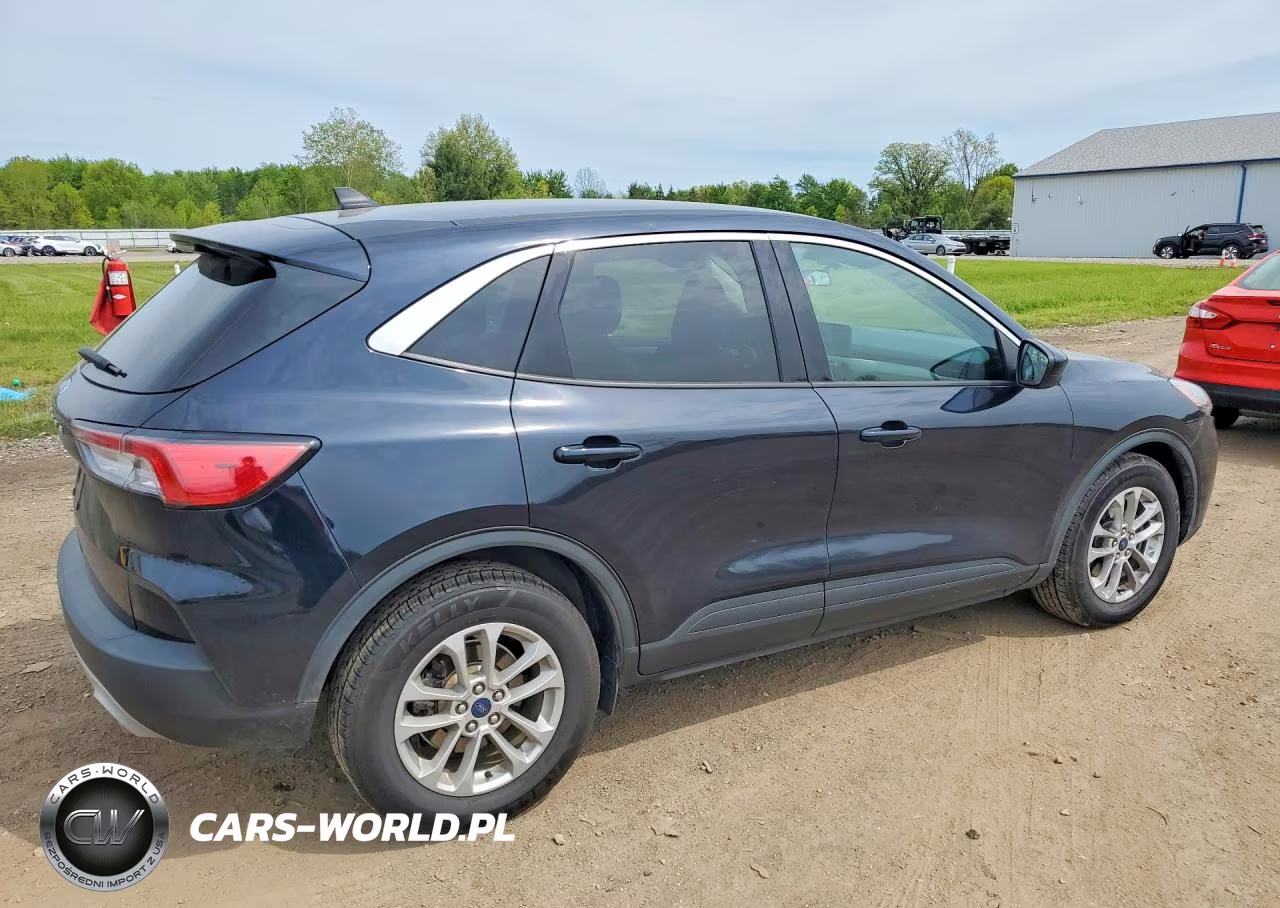 2021 Ford Escape Se VIN:1FMCU0G6XMUA45176 - 3