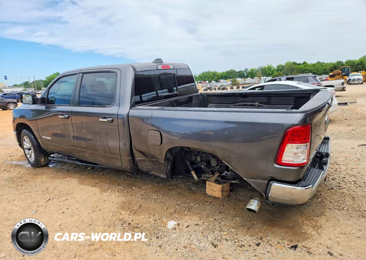 2019 Ram 1500 Big Horn VIN:1C6SRFMT5KN685938 - 2