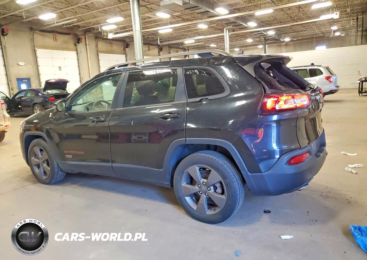 2016 Jeep Cherokee Latitude VIN:1C4PJLCBXGW342377 - 2