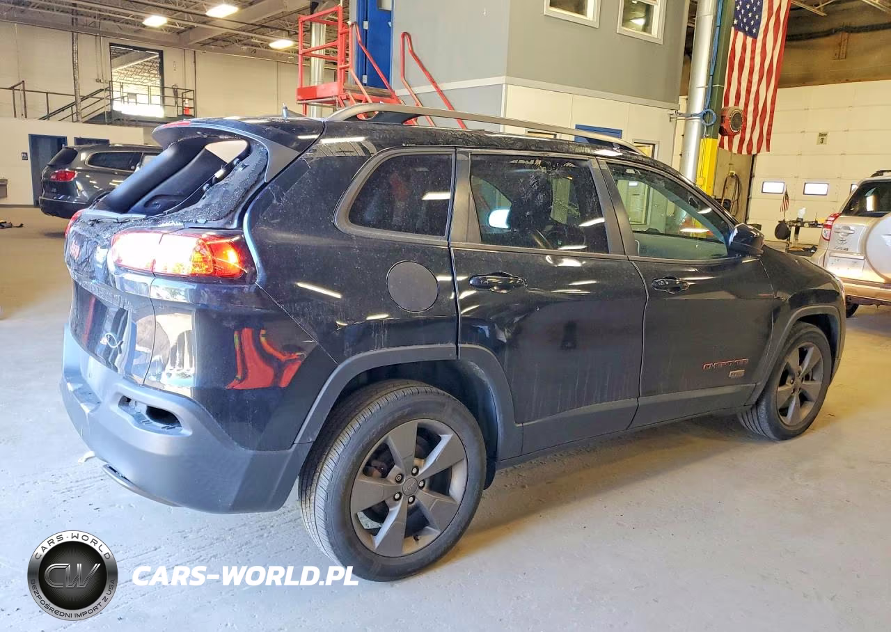 2016 Jeep Cherokee Latitude VIN:1C4PJLCBXGW342377 - 3