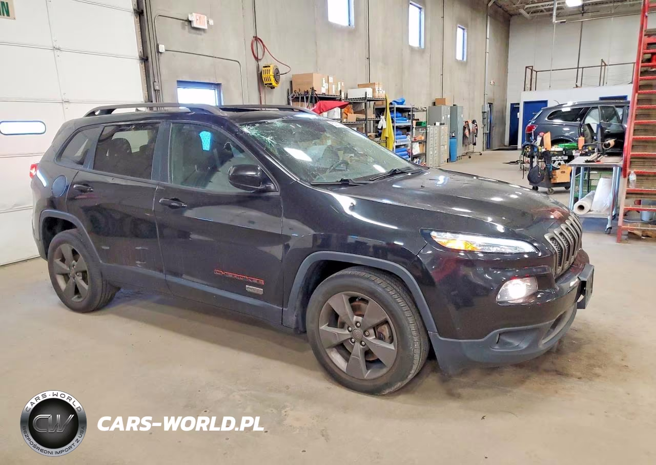 2016 Jeep Cherokee Latitude VIN:1C4PJLCBXGW342377 - 4