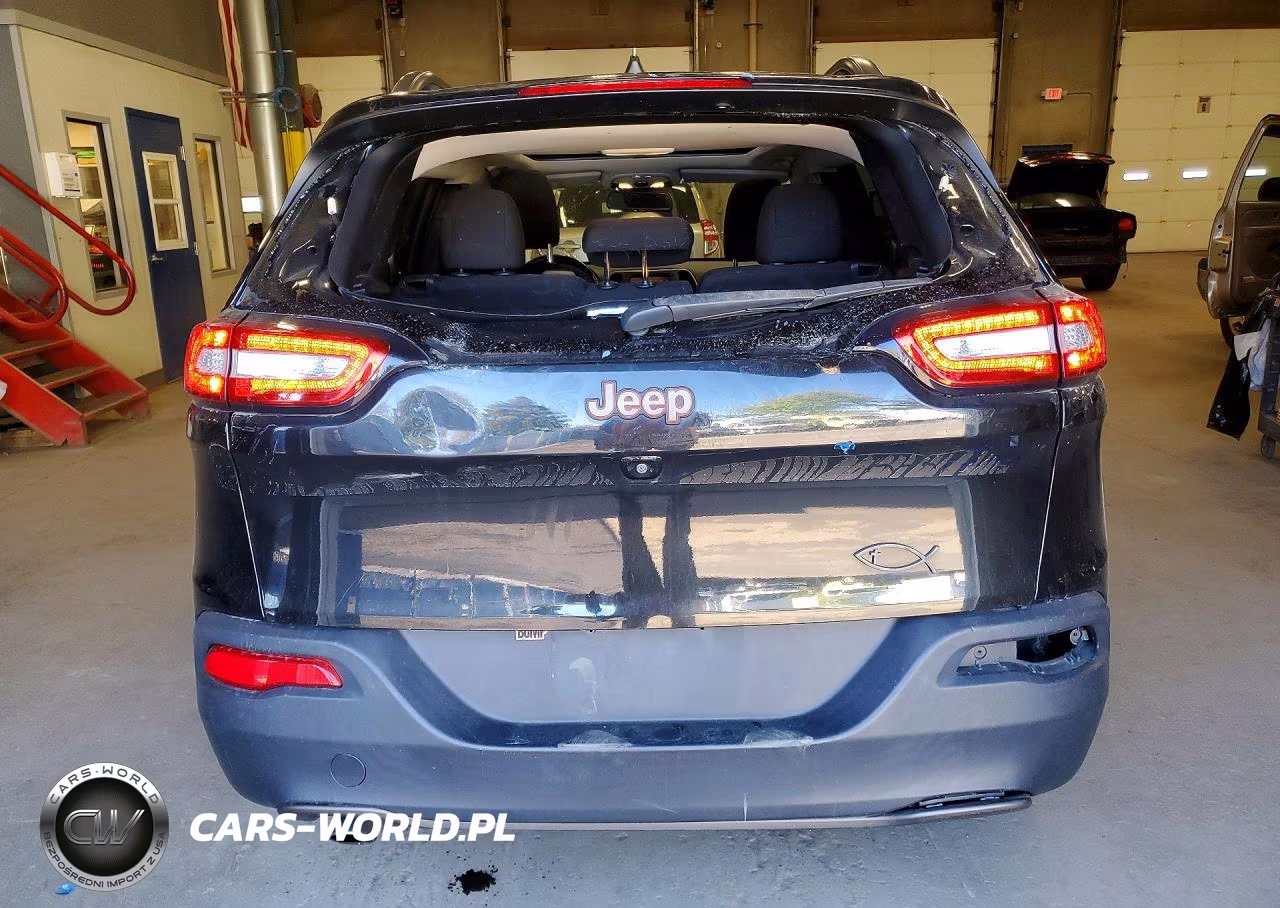 2016 Jeep Cherokee Latitude VIN:1C4PJLCBXGW342377 - 6
