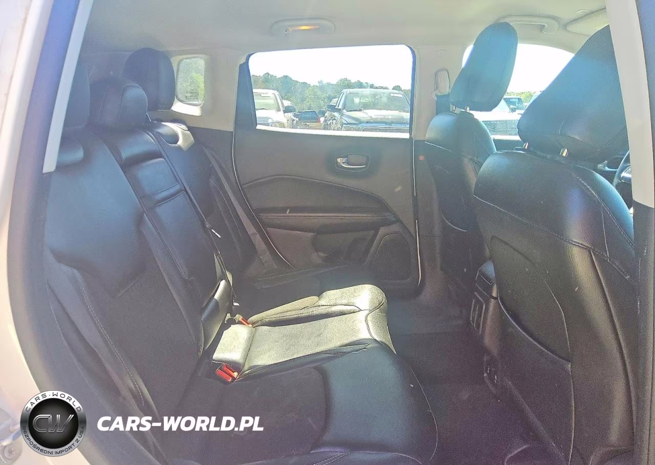 2018 Jeep Compass Latitude VIN:3C4NJCBB2JT301800 - 11
