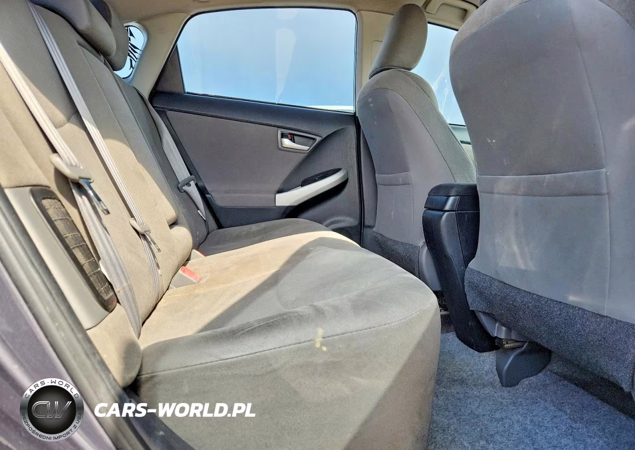 2015 Toyota Prius Two VIN:JTDKN3DU2F0448435 - 10