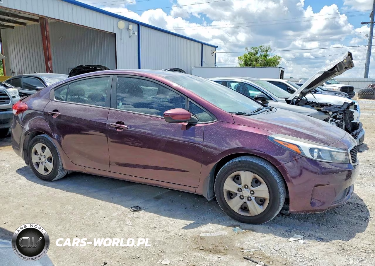2017 Kia Forte Lx VIN:3KPFK4A79HE159805 - 4