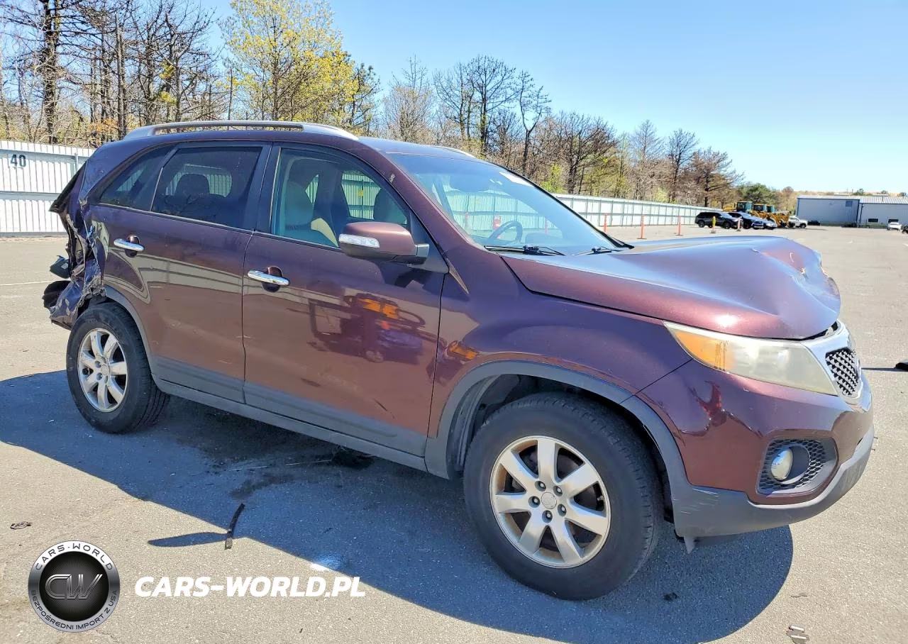 2011 Kia Sorento Lx VIN:5XYKT4A14BG031912 - 4