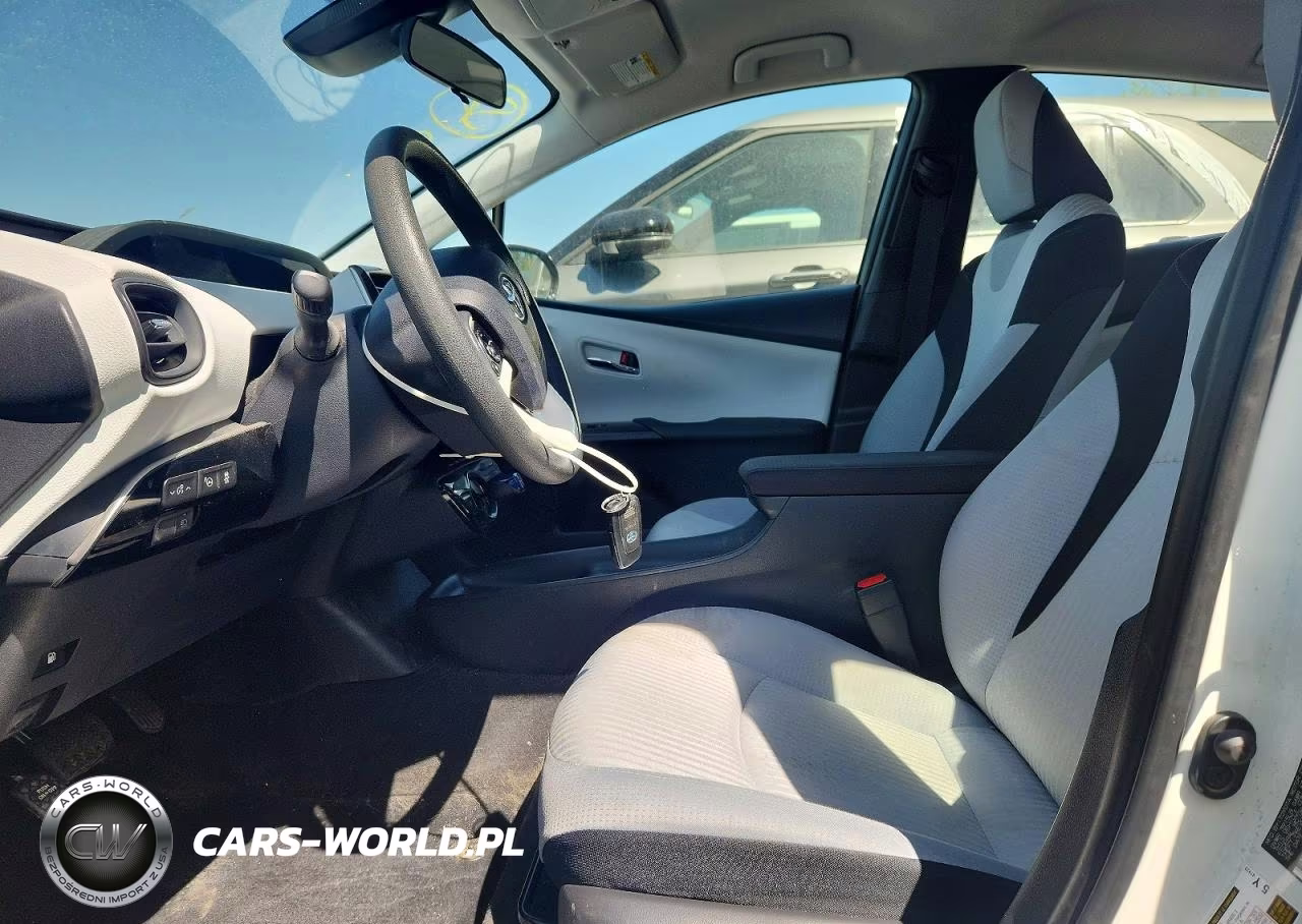 2017 Toyota Prius Two VIN:JTDKBRFUXH3041795 - 7