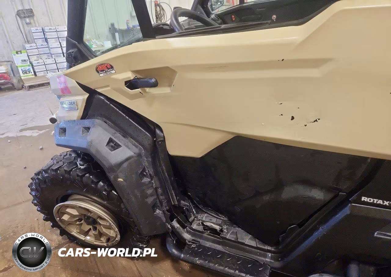 2023 Can-Am Defender Utility Vehicle VIN:3JBUVAX49PK004829 - 9