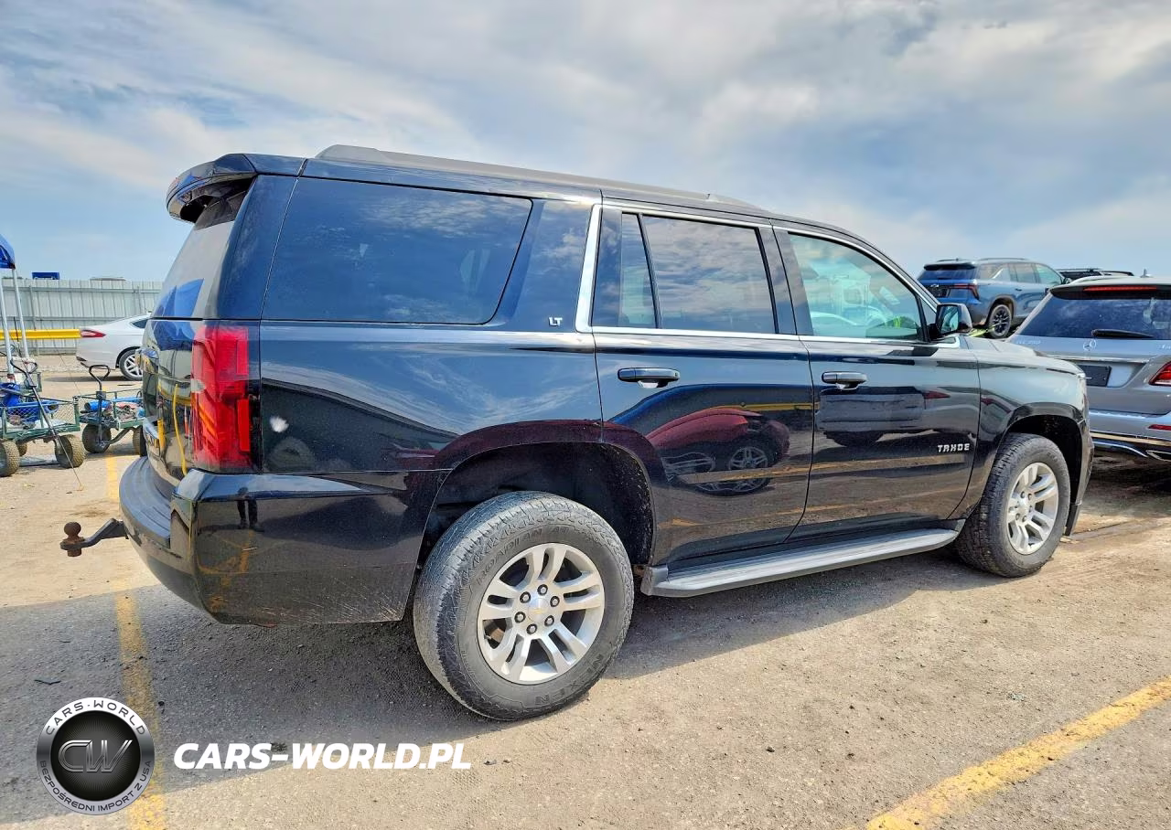 2017 Chevrolet Tahoe C1500 Lt VIN:1GNSCBKC5HR186636 - 3