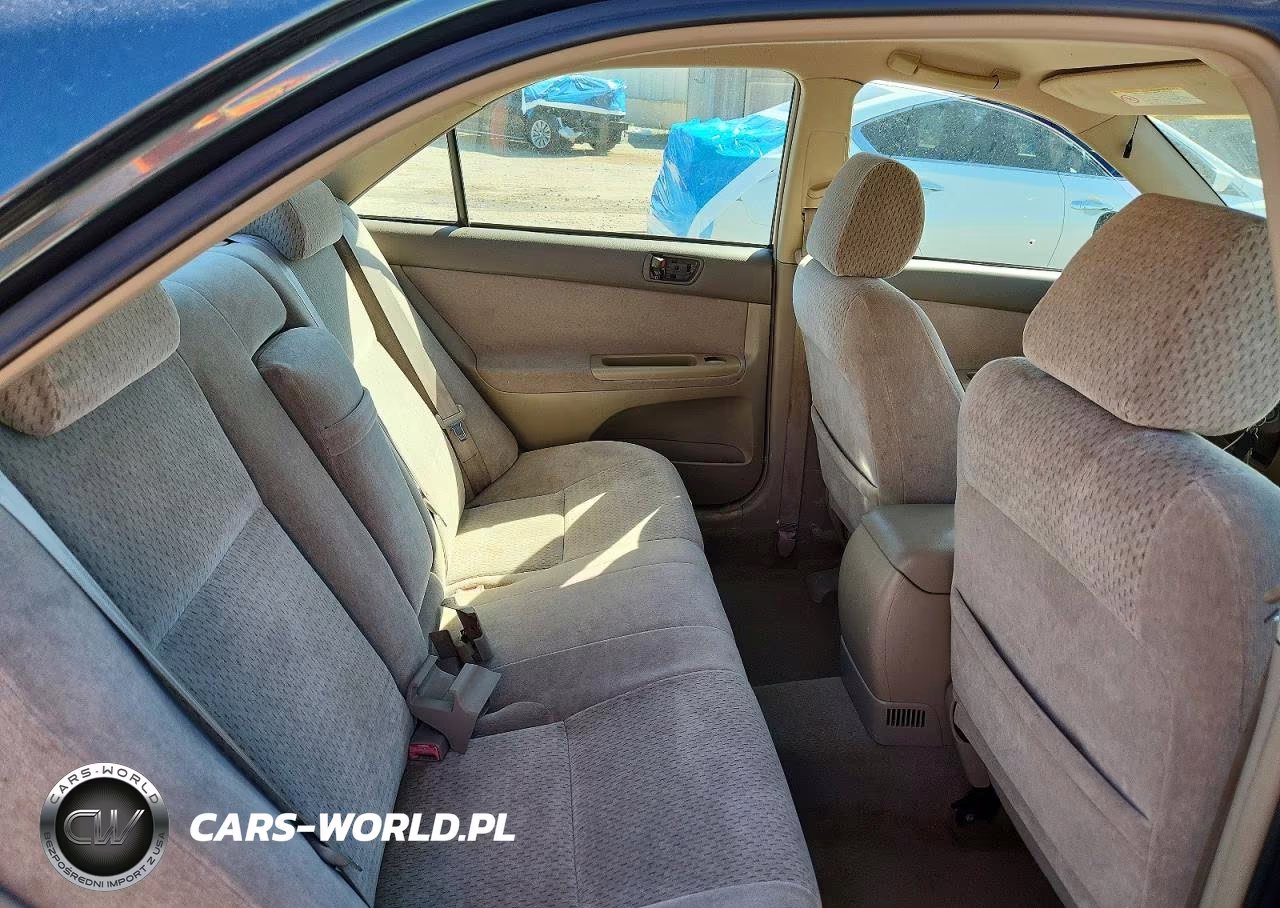 2002 Toyota Camry Le VIN:4T1BE32K52U608517 - 10