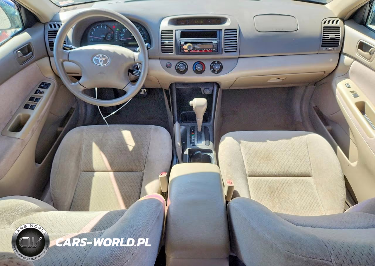 2002 Toyota Camry Le VIN:4T1BE32K52U608517 - 8
