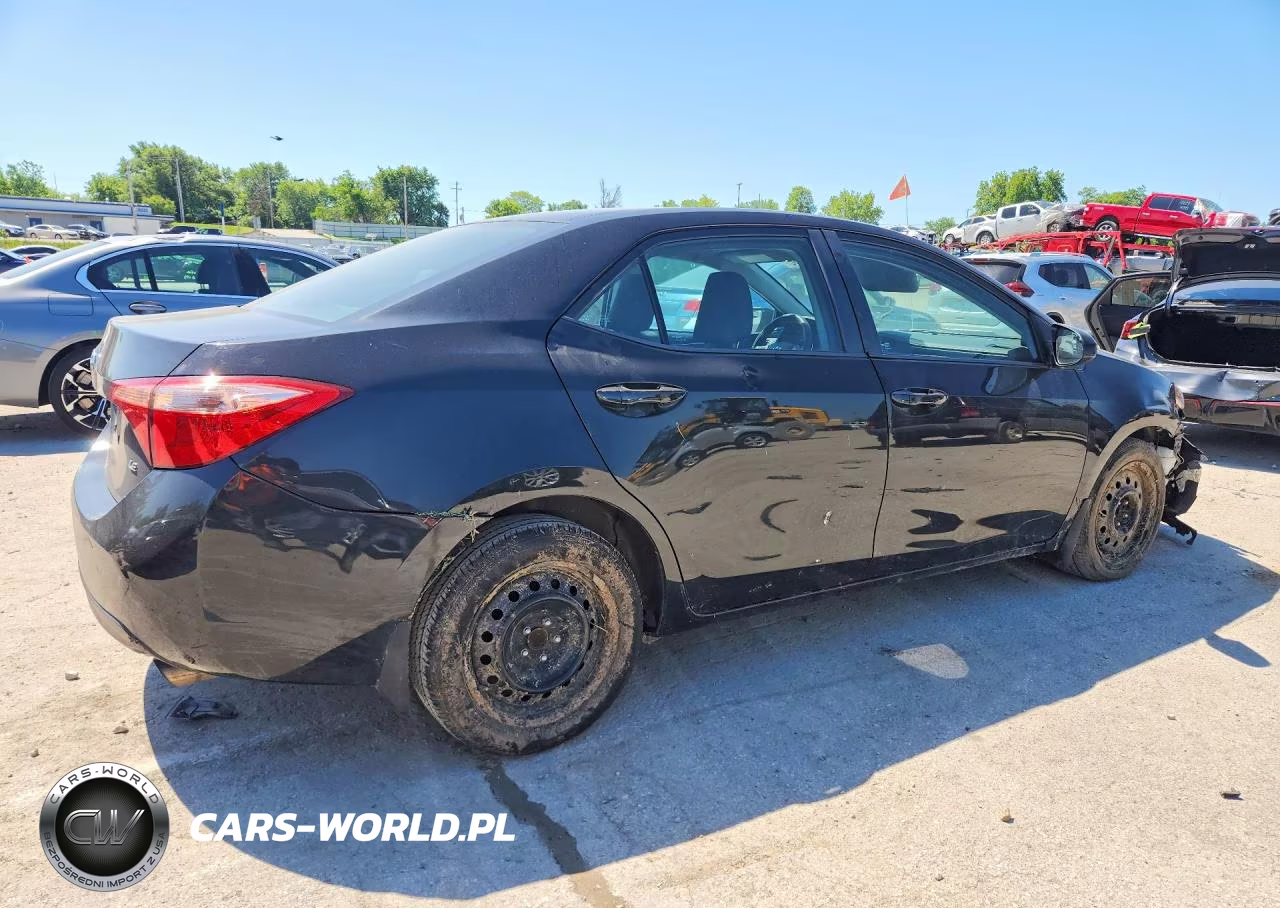 2017 Toyota Corolla Le VIN:2T1BURHE4HC767160 - 3