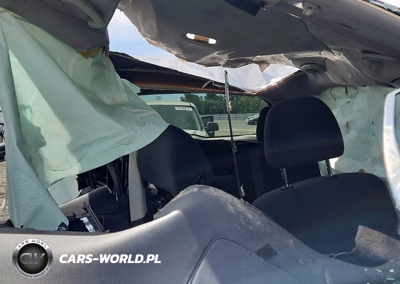 2019 Kia Sorento L VIN:5XYPG4A31KG567048 - 10