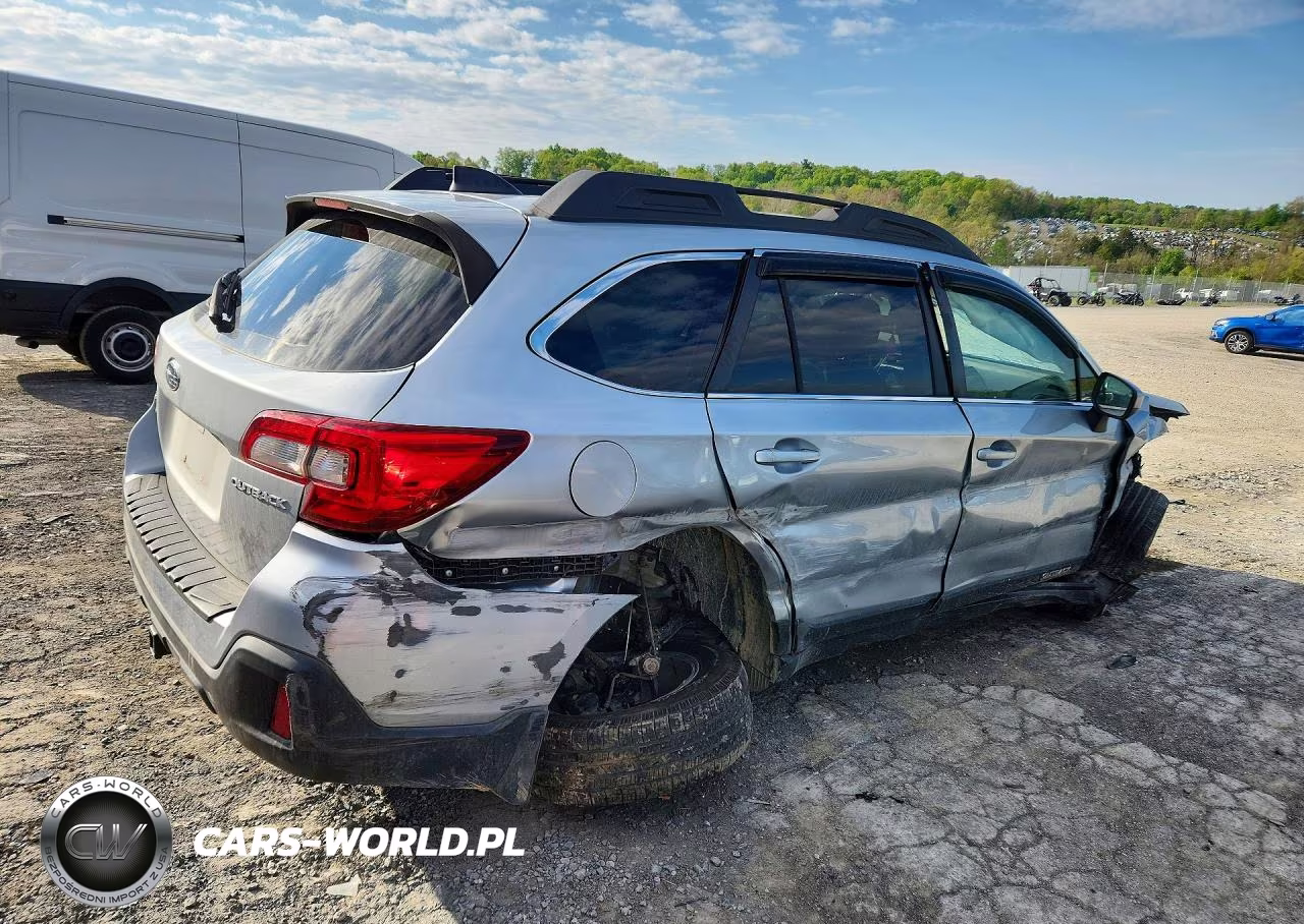 2019 Subaru Outback 2.5I Premium VIN:4S4BSAFC4K3295885 - 3