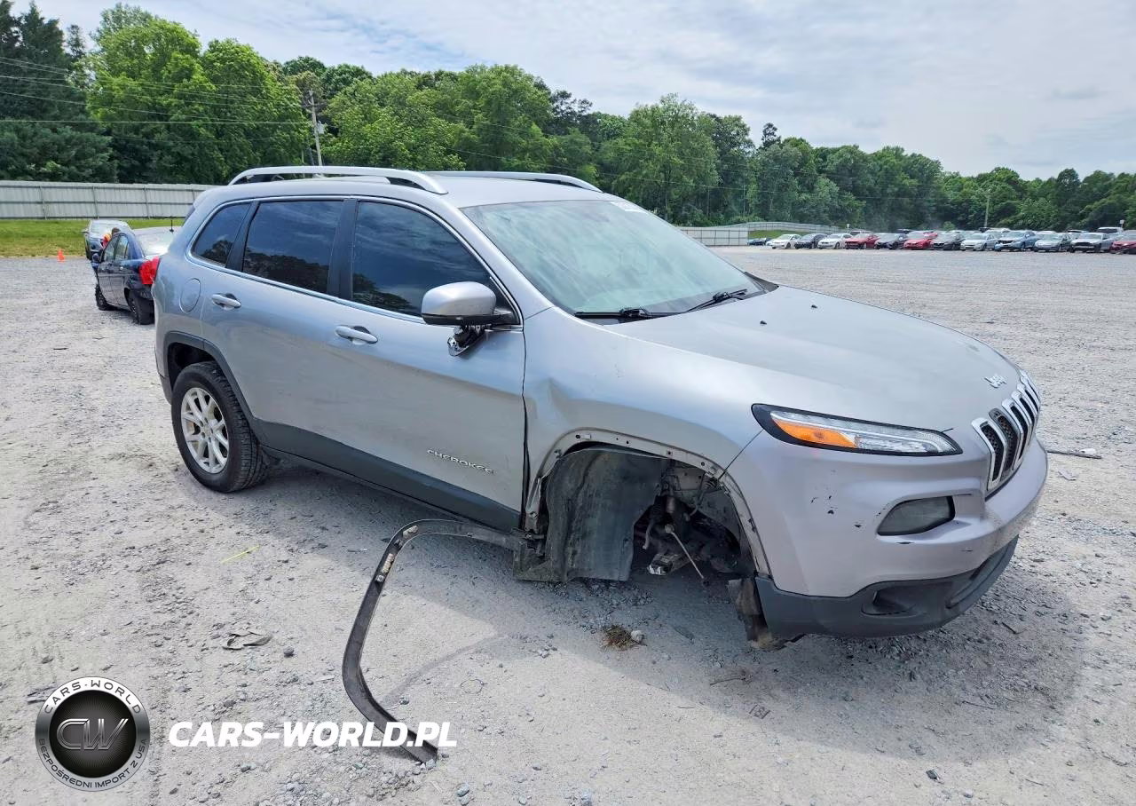 2016 Jeep Cherokee Latitude VIN:1C4PJMCB1GW267557 - 4