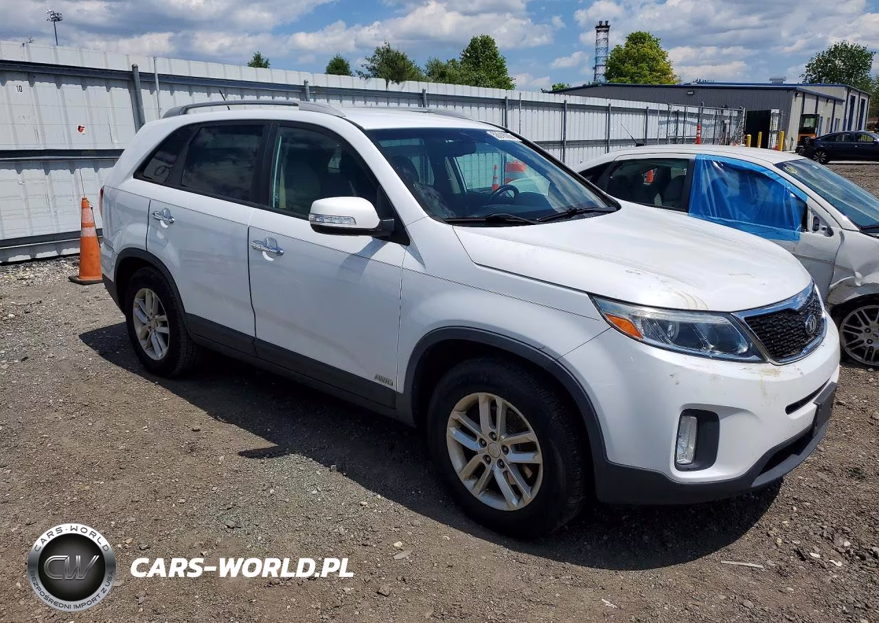 2015 Kia Sorento Lx VIN:5XYKTCA62FG616368 - 4