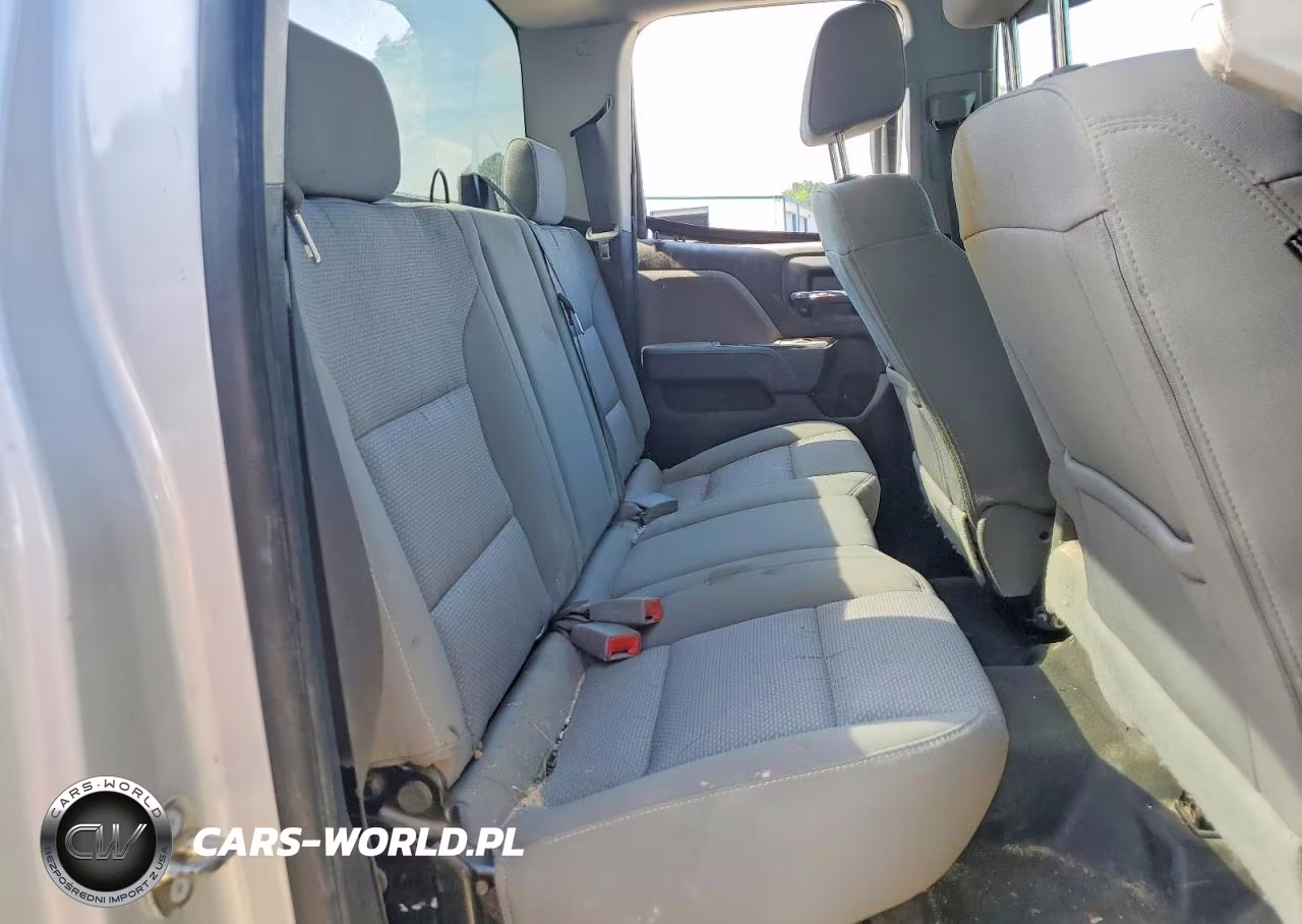 2018 Chevrolet Silverado C1500 VIN:1GCRCNEH9JZ125991 - 10