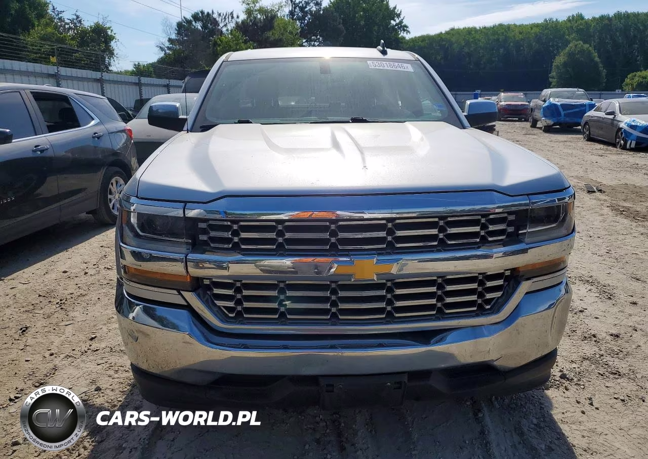 2018 Chevrolet Silverado C1500 VIN:1GCRCNEH9JZ125991 - 5