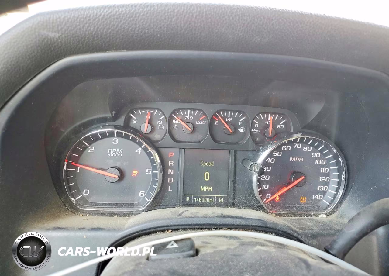 2018 Chevrolet Silverado C1500 VIN:1GCRCNEH9JZ125991 - 9
