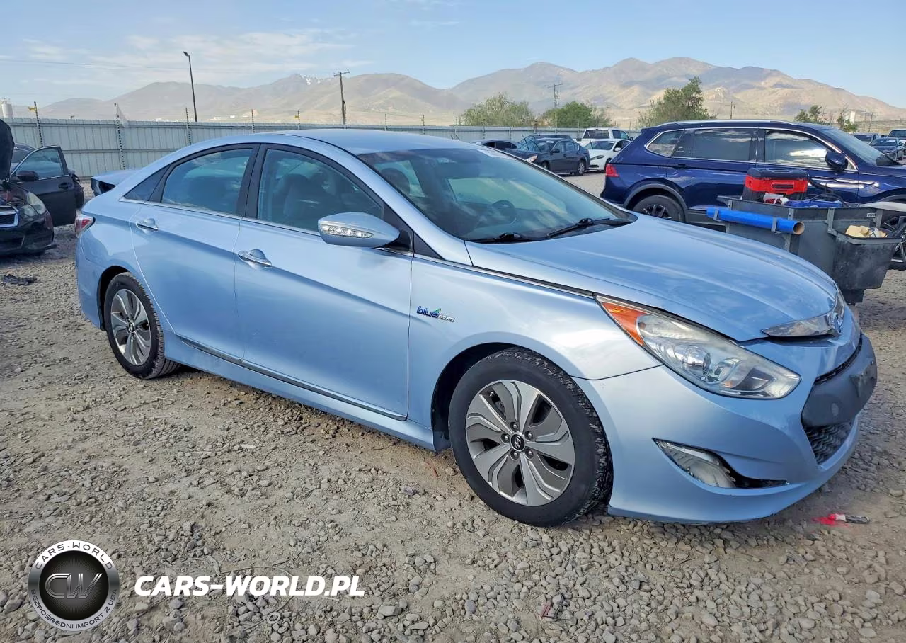 2013 Hyundai Sonata Hybrid VIN:KMHEC4A41DA099283 - 4