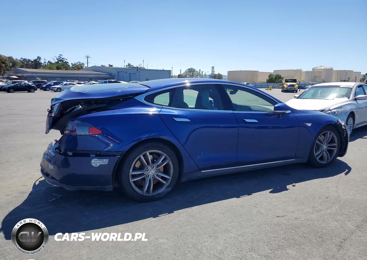 2015 Tesla Model S VIN:5YJSA1E20FF116413 - 3