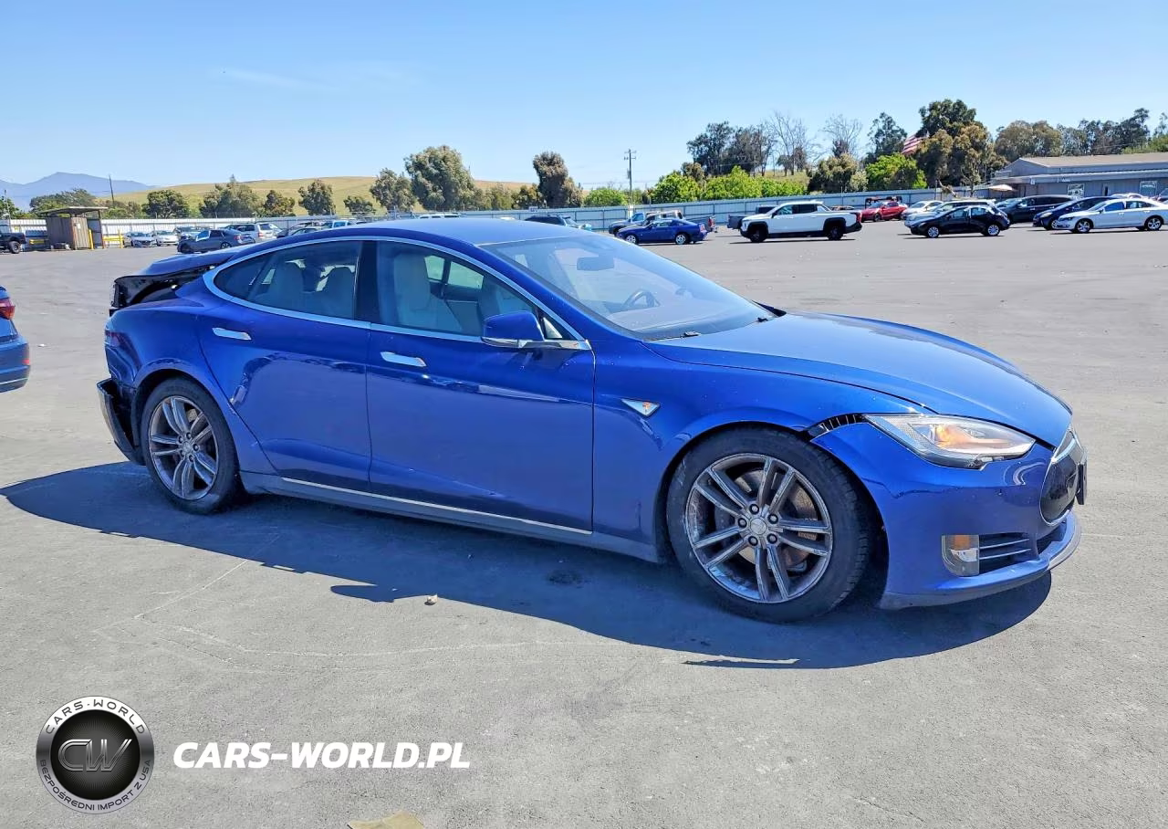 2015 Tesla Model S VIN:5YJSA1E20FF116413 - 4