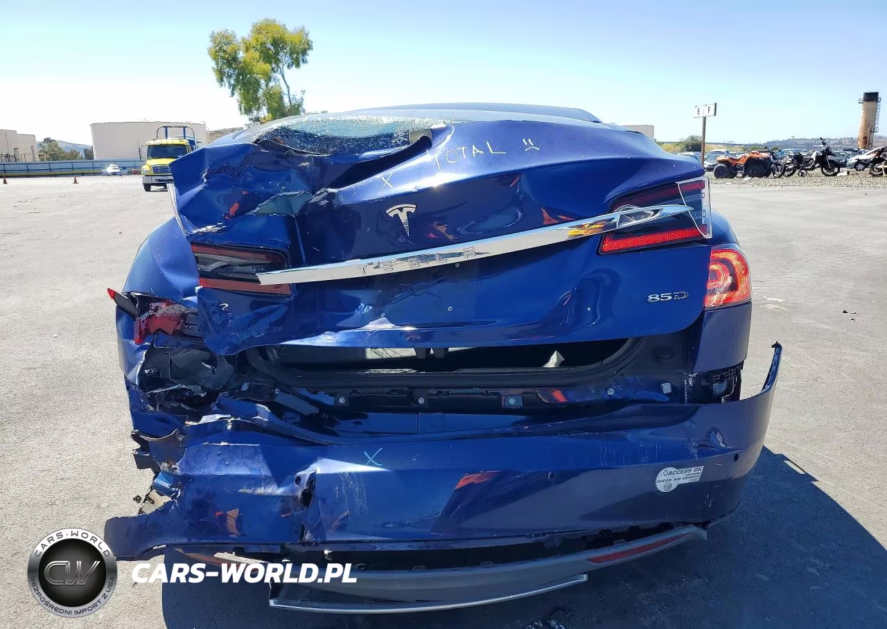 2015 Tesla Model S VIN:5YJSA1E20FF116413 - 6