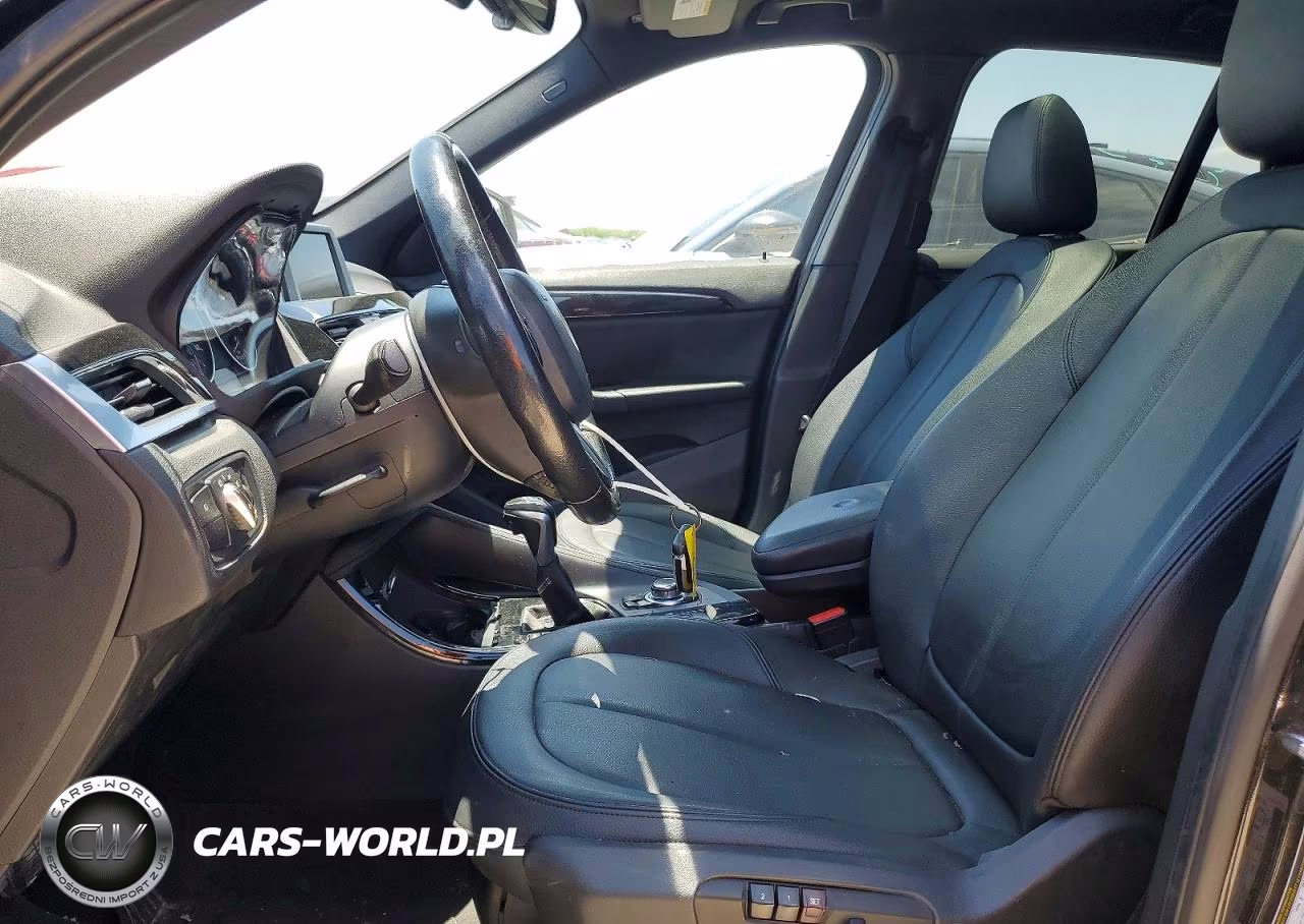 2016 BMW X1 VIN:WBXHT3C35G5E51607 - 7