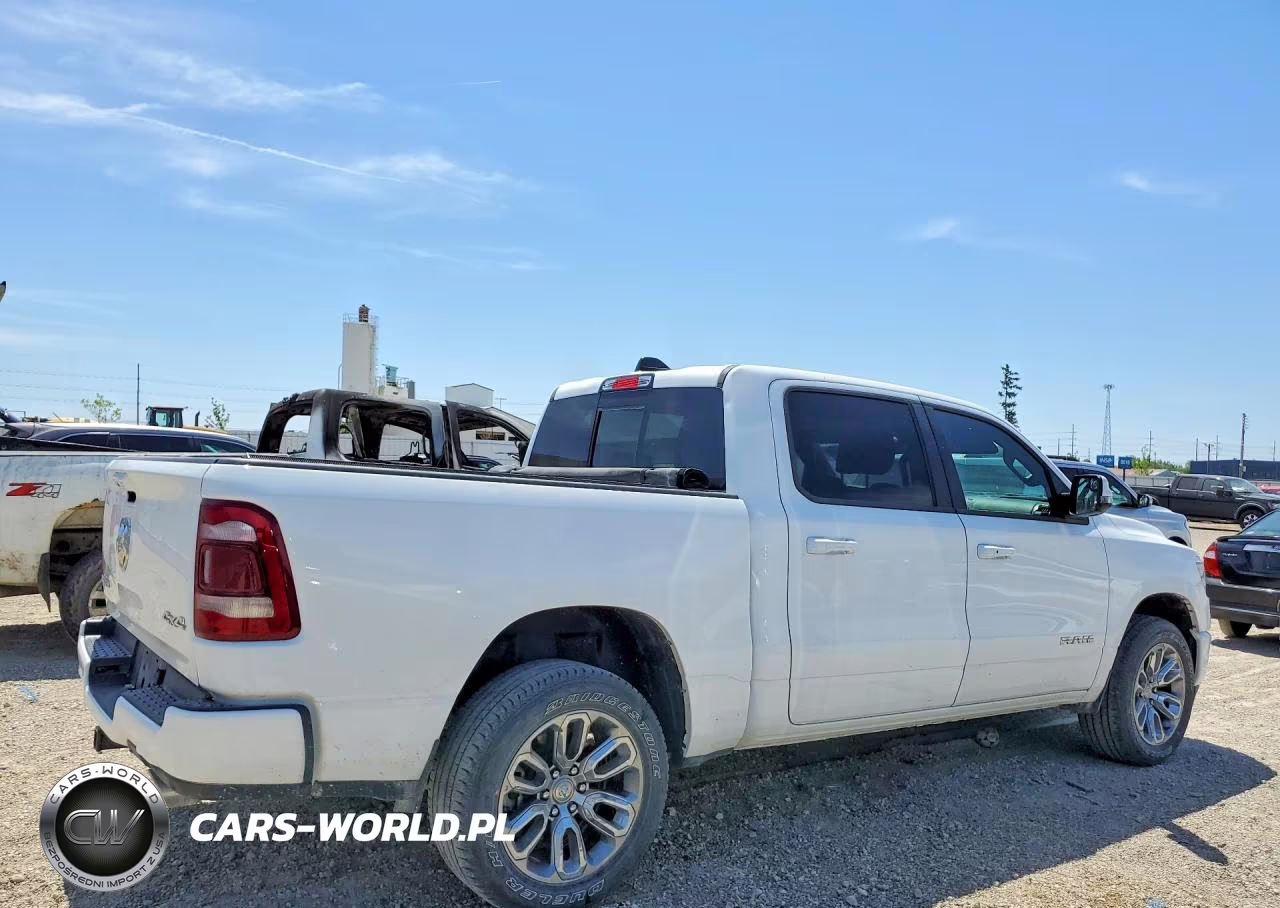 2024 Ram 1500 Laramie VIN:1C6SRFJT3RN196081 - 3