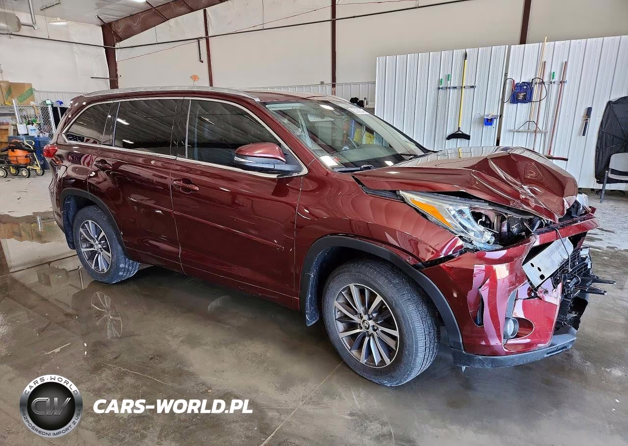 2017 Toyota Highlander Xle VIN:5TDJZRFH4HS372185 - 4