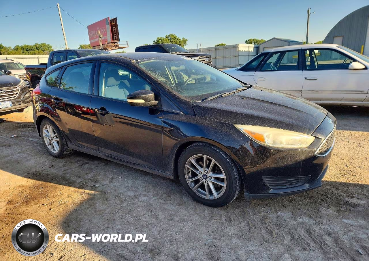 2016 Ford Focus Se VIN:1FADP3K29GL258187 - 4