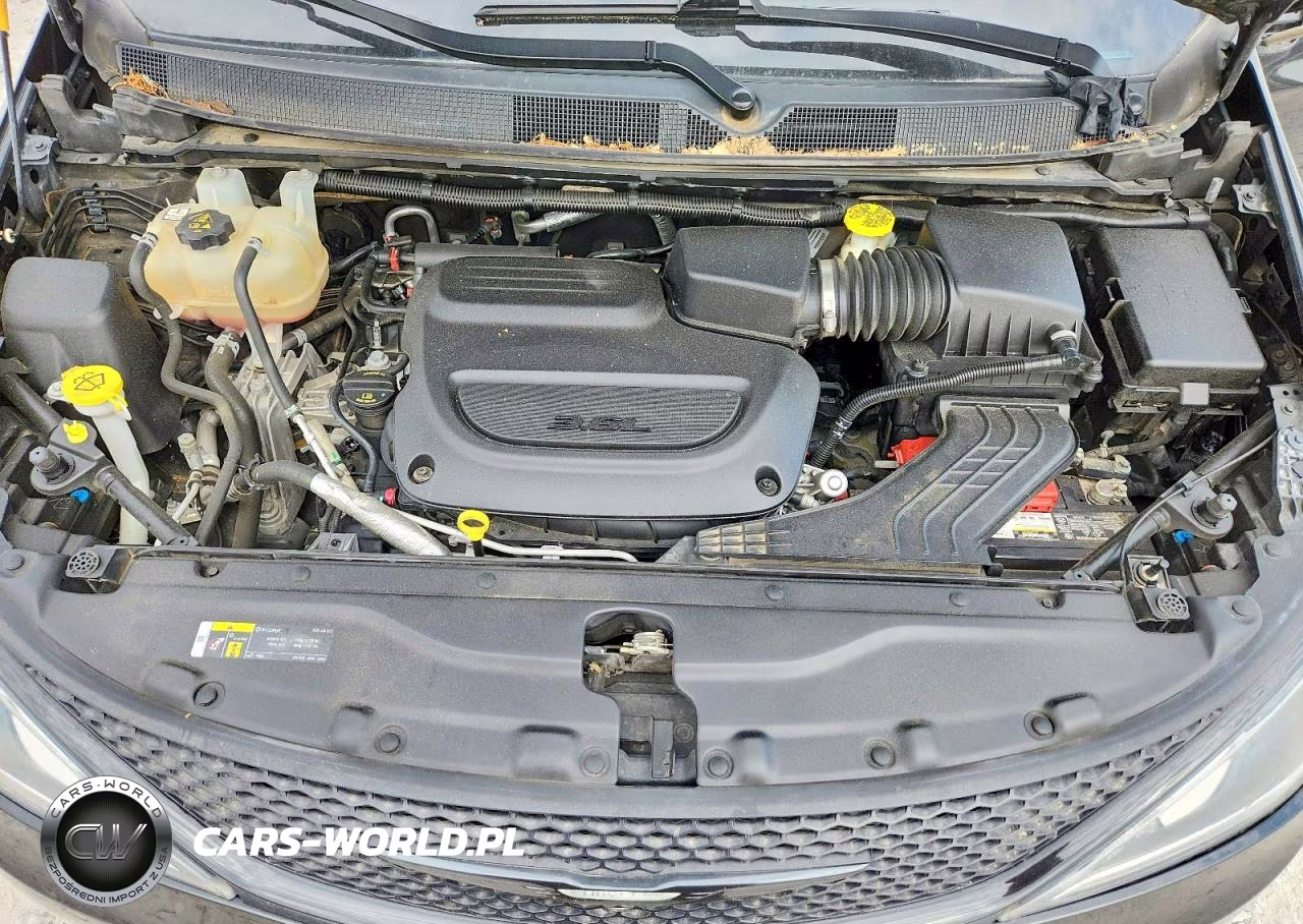 2019 Chrysler Pacifica Touring L Plus VIN:2C4RC1EG9KR702286 - 12