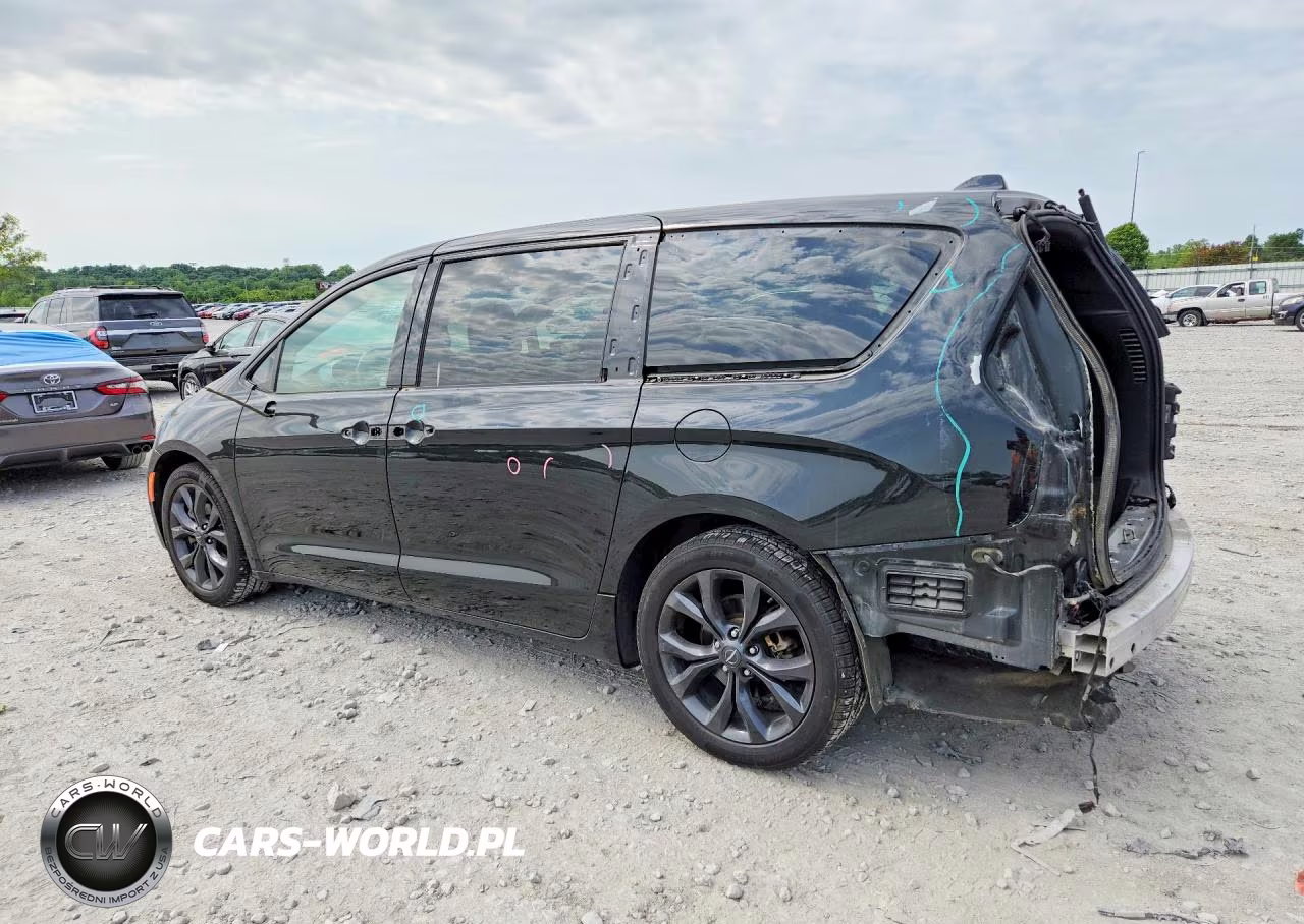 2019 Chrysler Pacifica Touring L Plus VIN:2C4RC1EG9KR702286 - 2