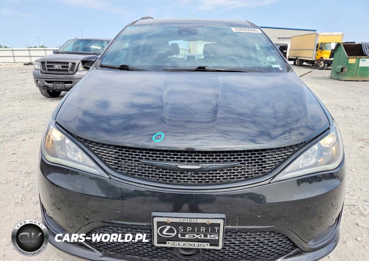 2019 Chrysler Pacifica Touring L Plus VIN:2C4RC1EG9KR702286 - 5