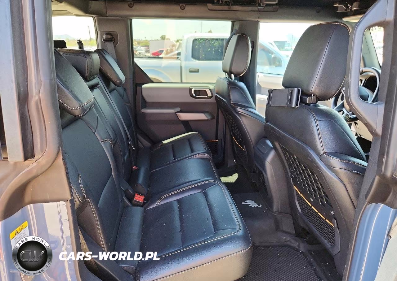 2023 Ford Bronco Base VIN:1FMEE5DP8PLB92591 - 11